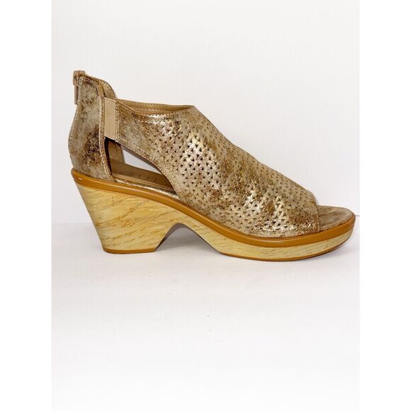 Naturalizer Gold Peep-Toe Sandals - Picture 9 of 14